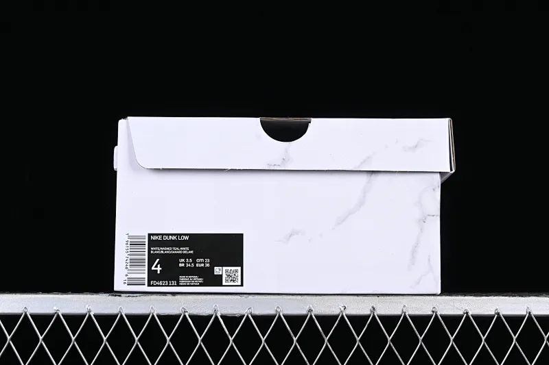 All Categories Nk SB Dunk Series Nk SB Dunk Low Low-top sneakers Nk Dunk Low "Multi Color" Vibrant three hooks Customized version of deconstructed strap casual sneakers FD4623-131